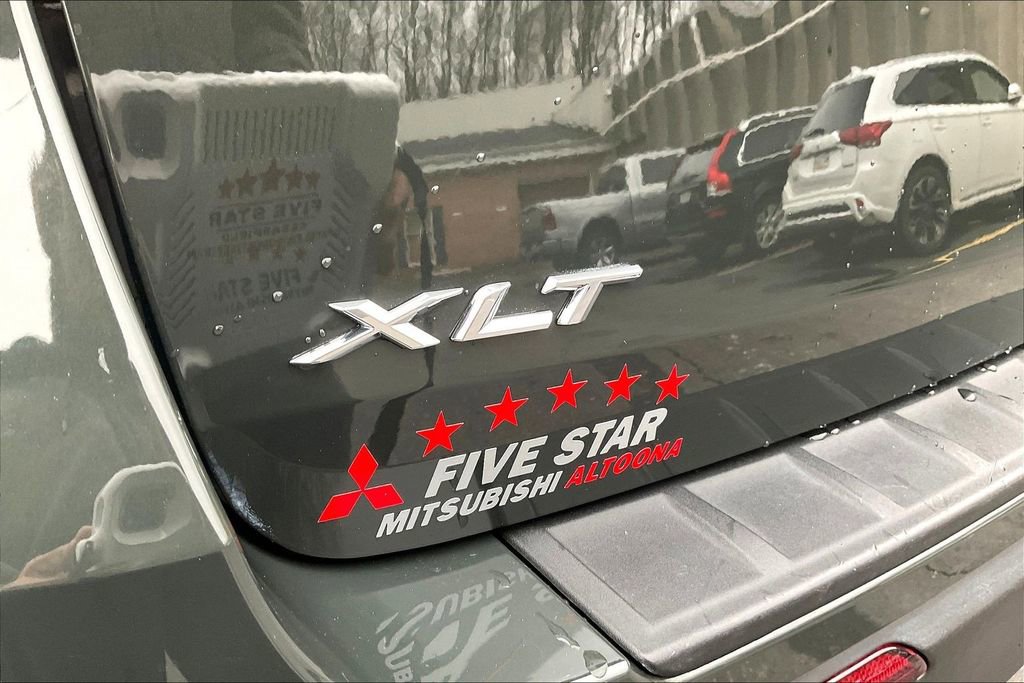 Used 2022 Ford Explorer XLT w/ Equipment Group 202A image 8