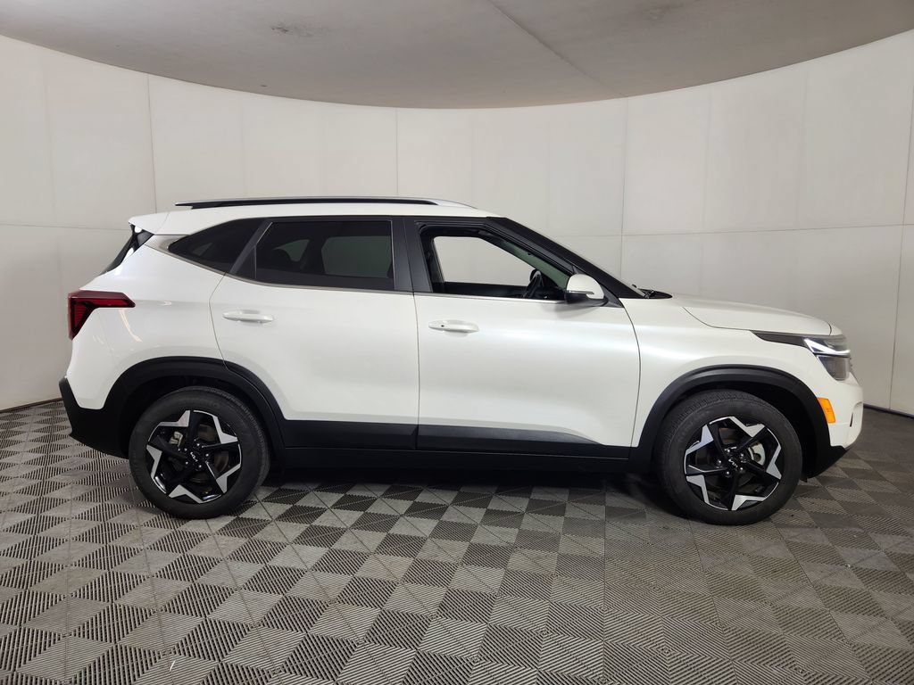 Used 2024 Kia Seltos EX AWD/4WD image 8
