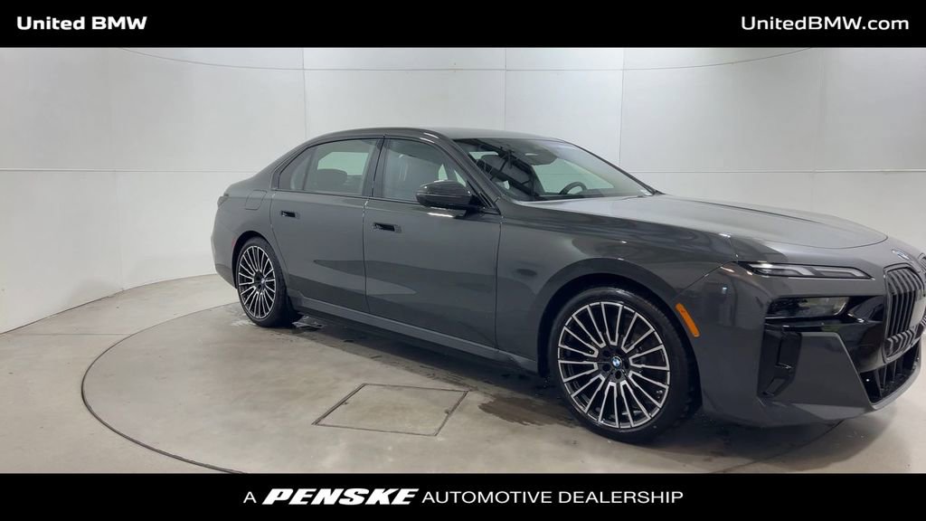 New 2026 BMW 750e xDrive w/ Premium Package video 2