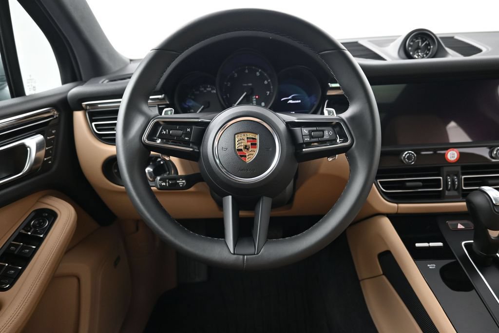 Certified 2026 Porsche Macan AWD/4WD image 13