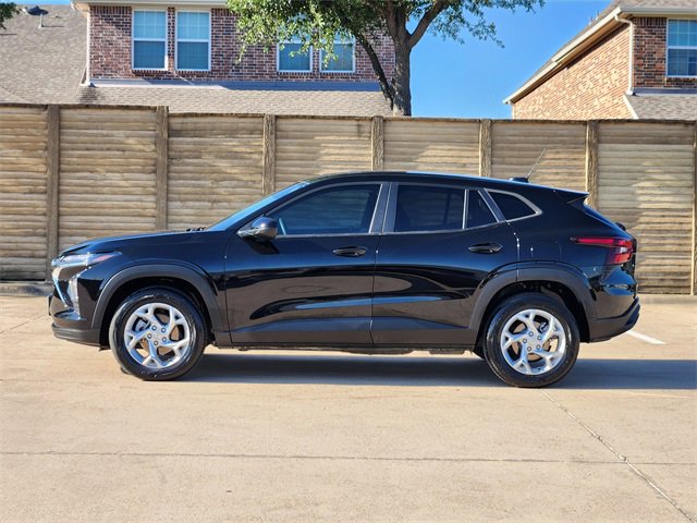 Used 2024 Chevrolet Trax LS w/ LS Convenience Package FWD image 11