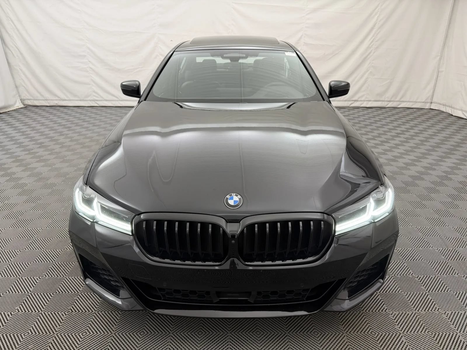 Used 2021 BMW M550i xDrive AWD/4WD image 3