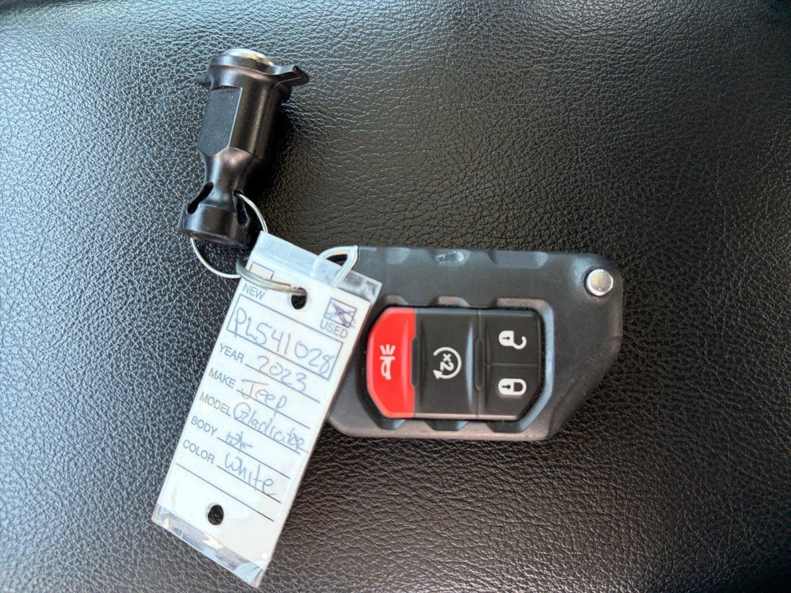 Used 2023 Jeep Gladiator Sport AWD/4WD image 30