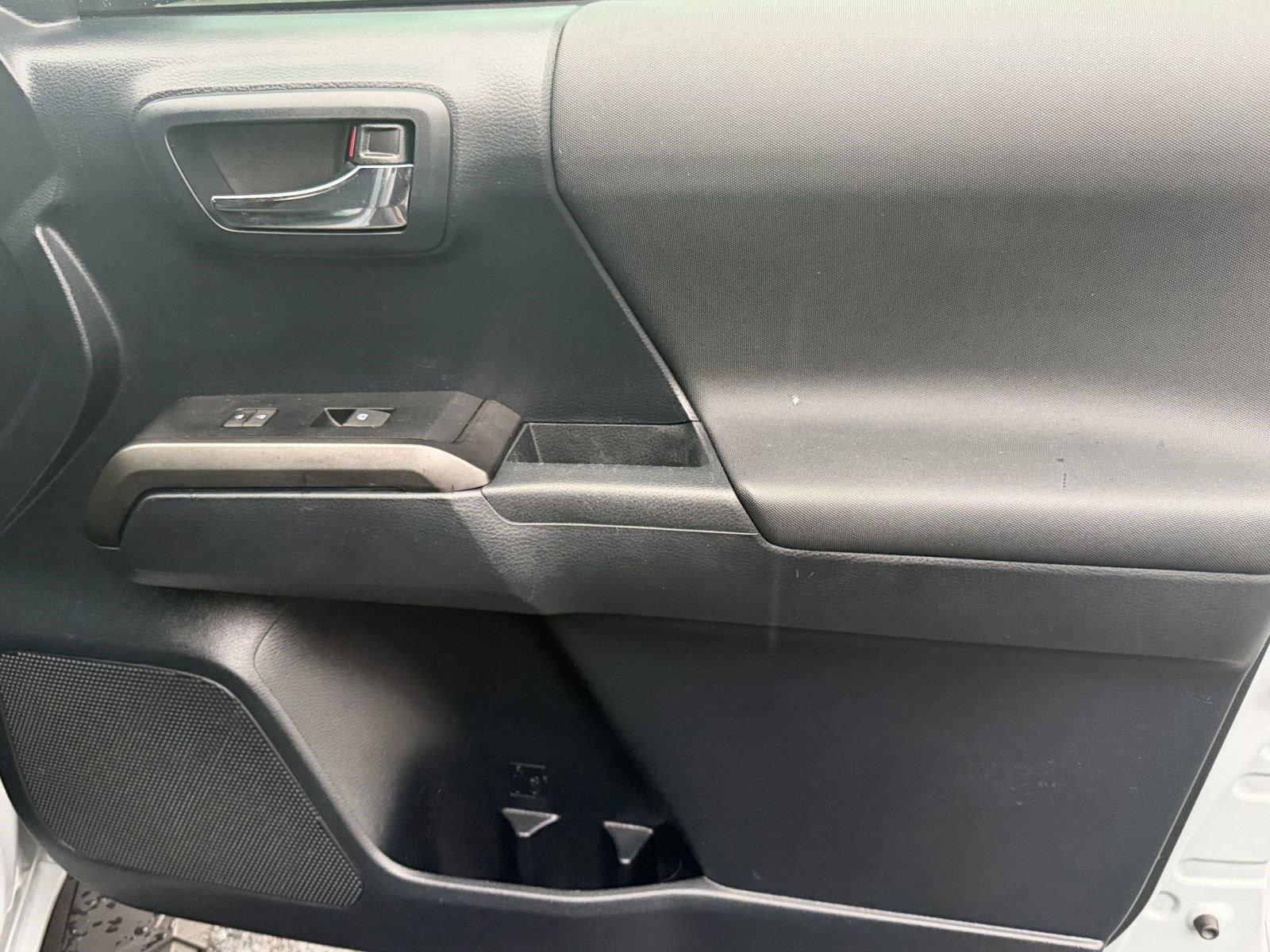 Used 2019 Toyota Tacoma TRD Off-Road RWD image 33