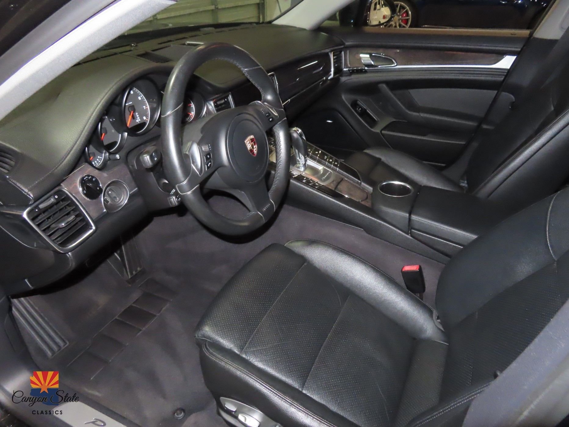 Used 2012 Porsche Panamera 4 image 2