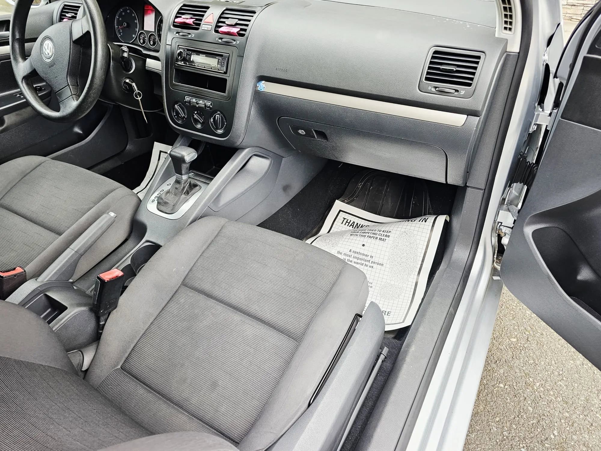 Used 2008 Volkswagen Rabbit S image 11