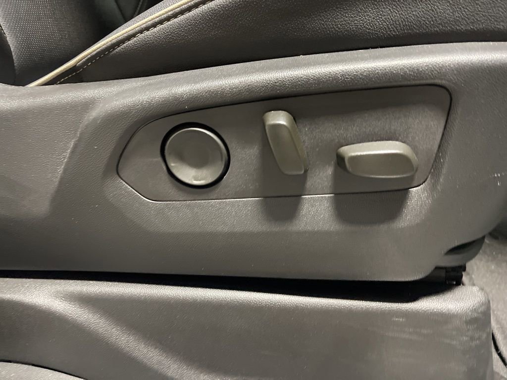 Used 2024 Chevrolet Suburban Premier image 10