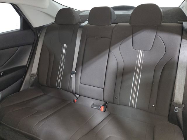 Used 2022 Hyundai Elantra SEL w/ Convenience + Premium Package FWD image 11