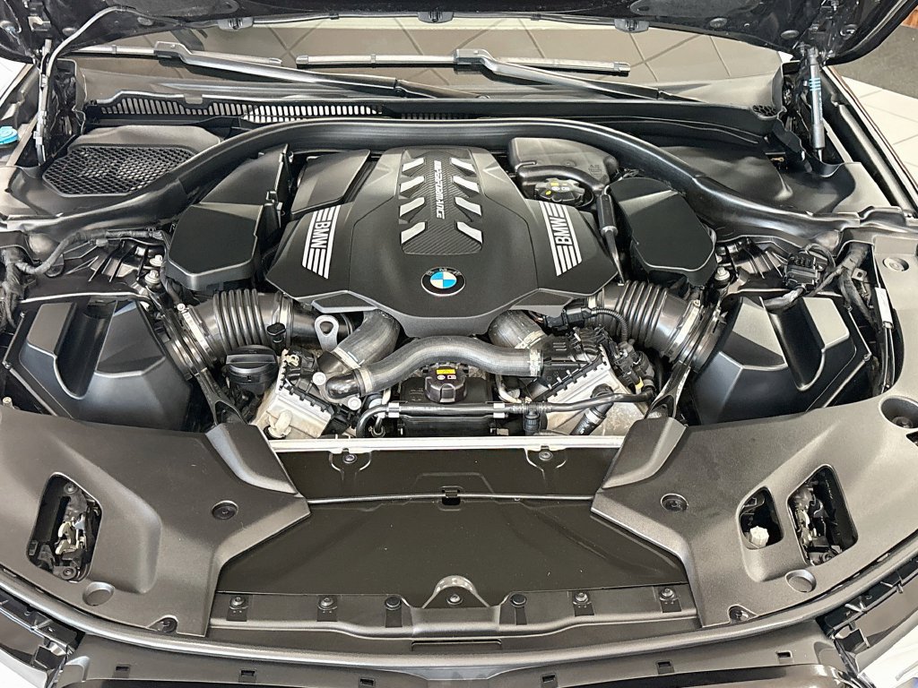 Used 2020 BMW M550i xDrive AWD/4WD image 46