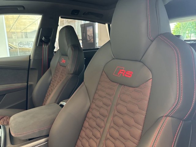 New 2025 Audi RS Q8 performance image 6