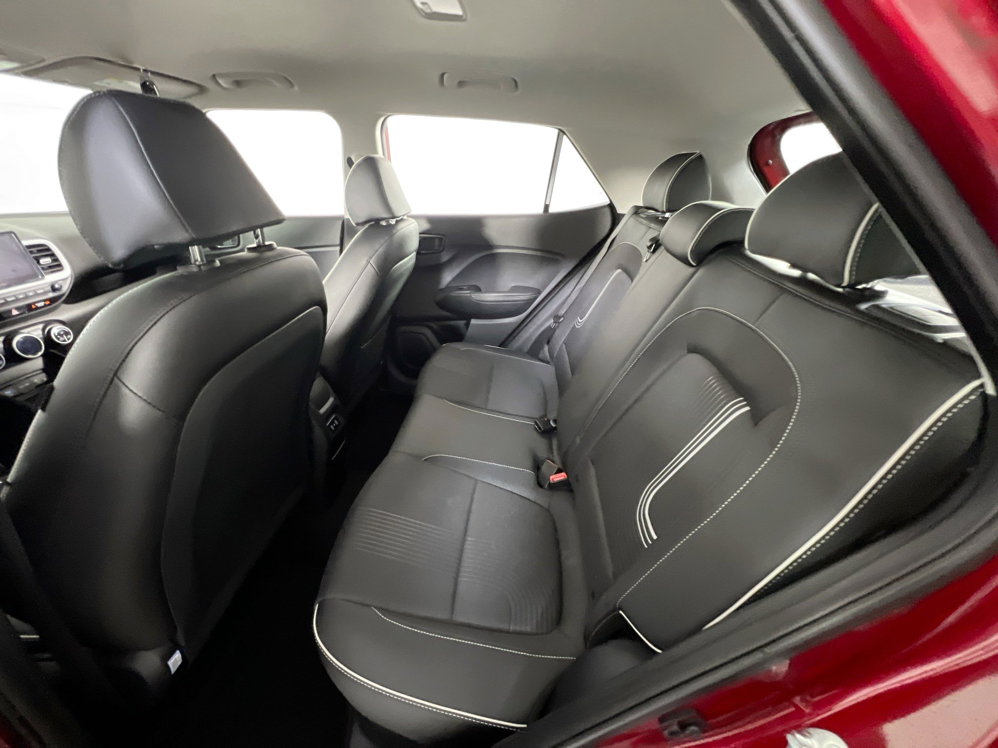 Used 2024 Hyundai Venue Limited image 23