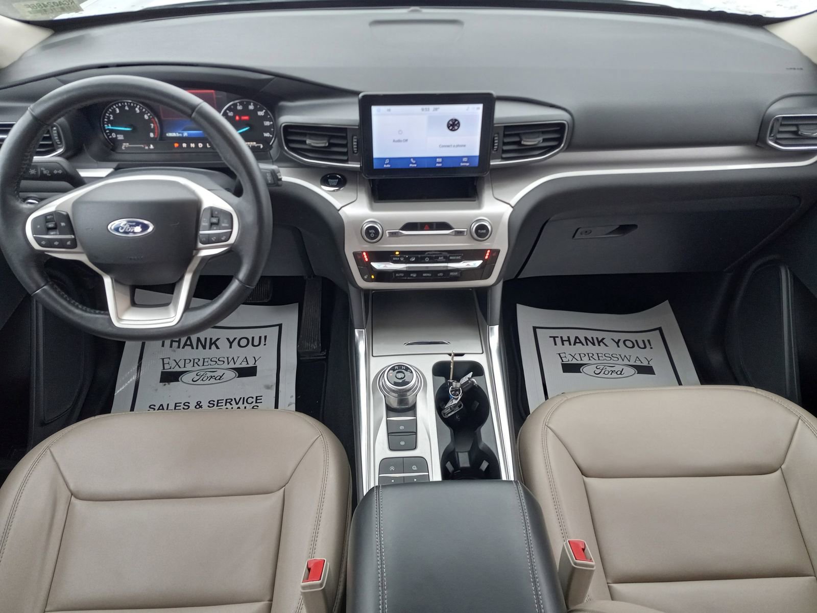 Used 2024 Ford Explorer XLT w/ Equipment Group 202A RWD image 17