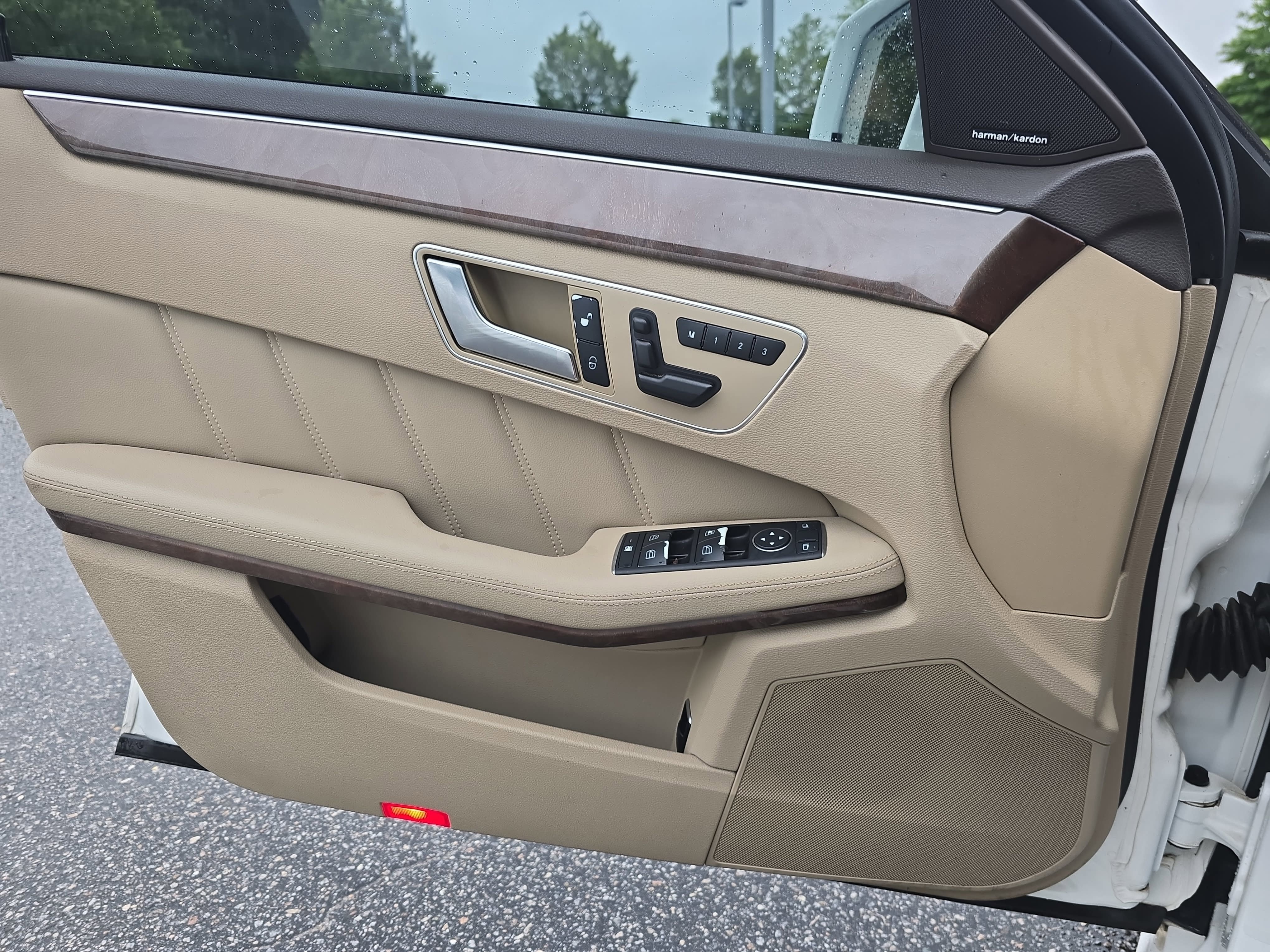 Used 2013 Mercedes-Benz E 350 Sedan image 24