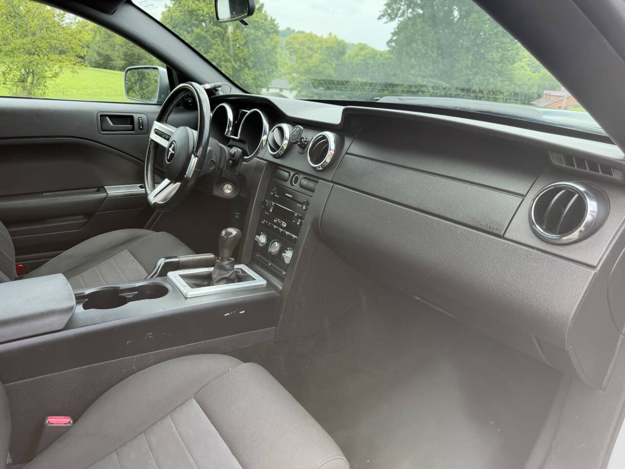 Used 2005 Ford Mustang GT Premium RWD image 32