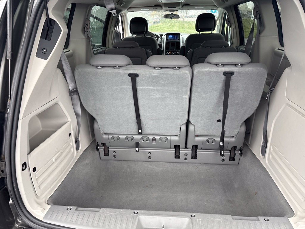 Used 2010 Dodge Grand Caravan Crew w/ Family Value Group FWD image 35