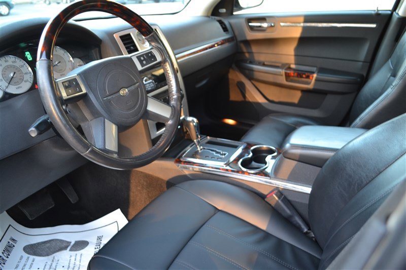 Used 2008 Chrysler 300 C image 9