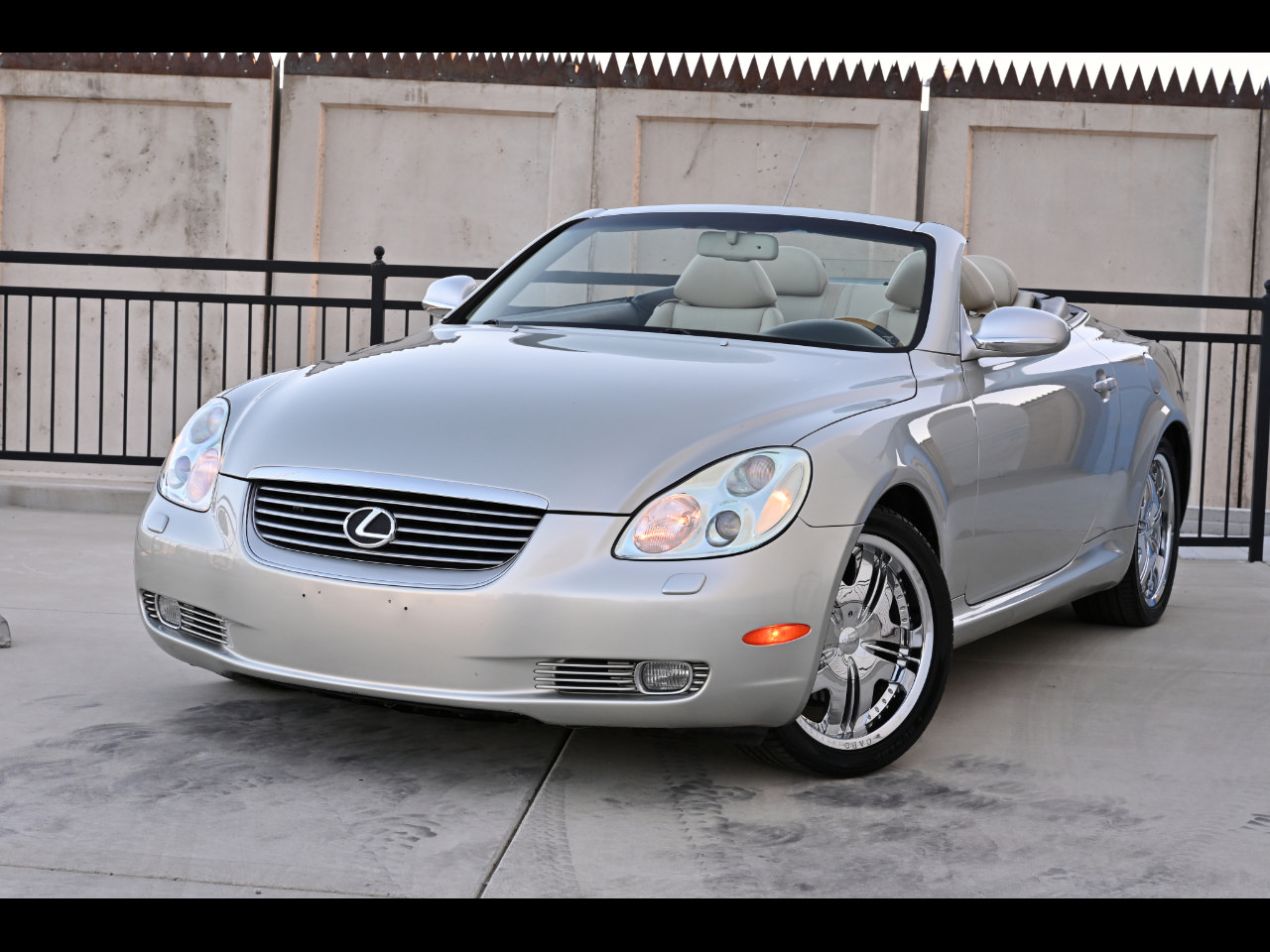 Used 2002 Lexus SC 430 Convertible RWD image 1
