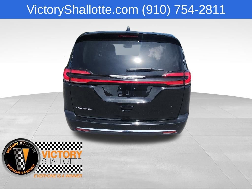 Certified 2024 Chrysler Pacifica Touring-L FWD image 26