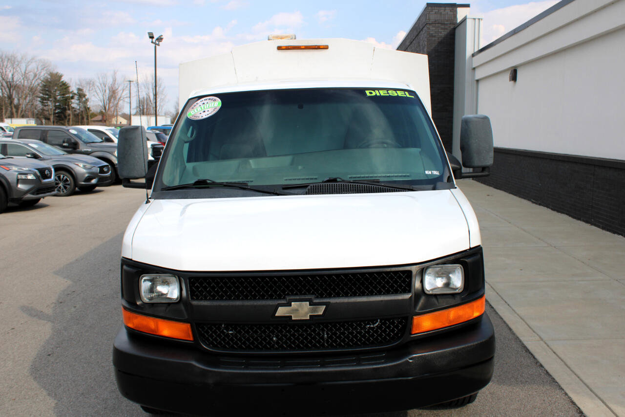 Used 2012 Chevrolet Express 3500 image 2