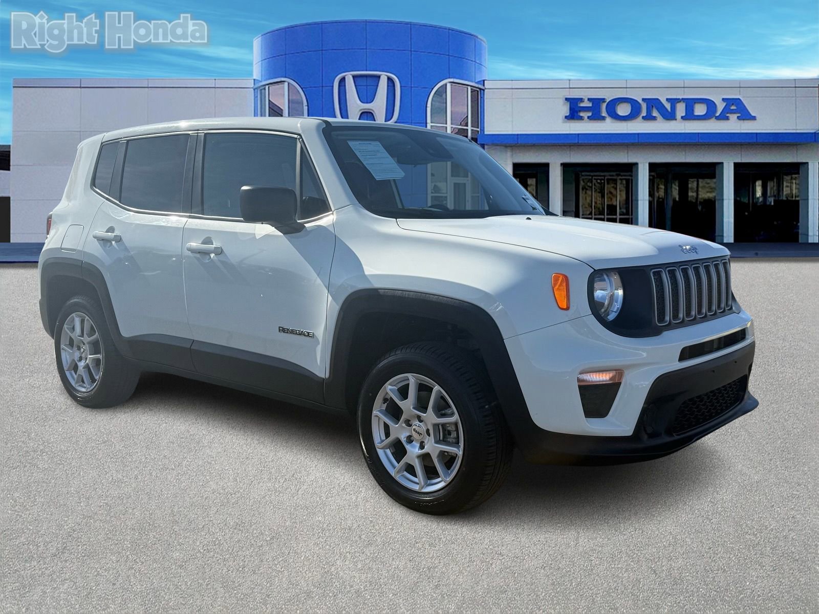 Used 2023 Jeep Renegade Latitude image 10