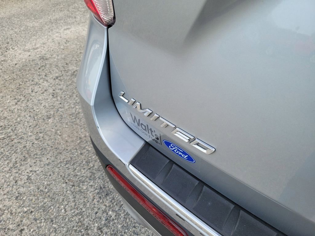 Used 2022 Ford Explorer Limited w/ Equipment Group 301A RWD image 9