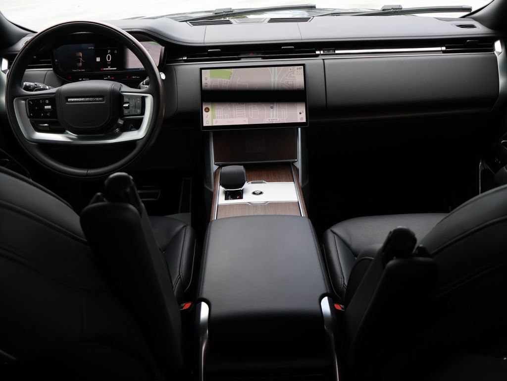 Certified 2025 Land Rover Range Rover Autobiography AWD/4WD image 17