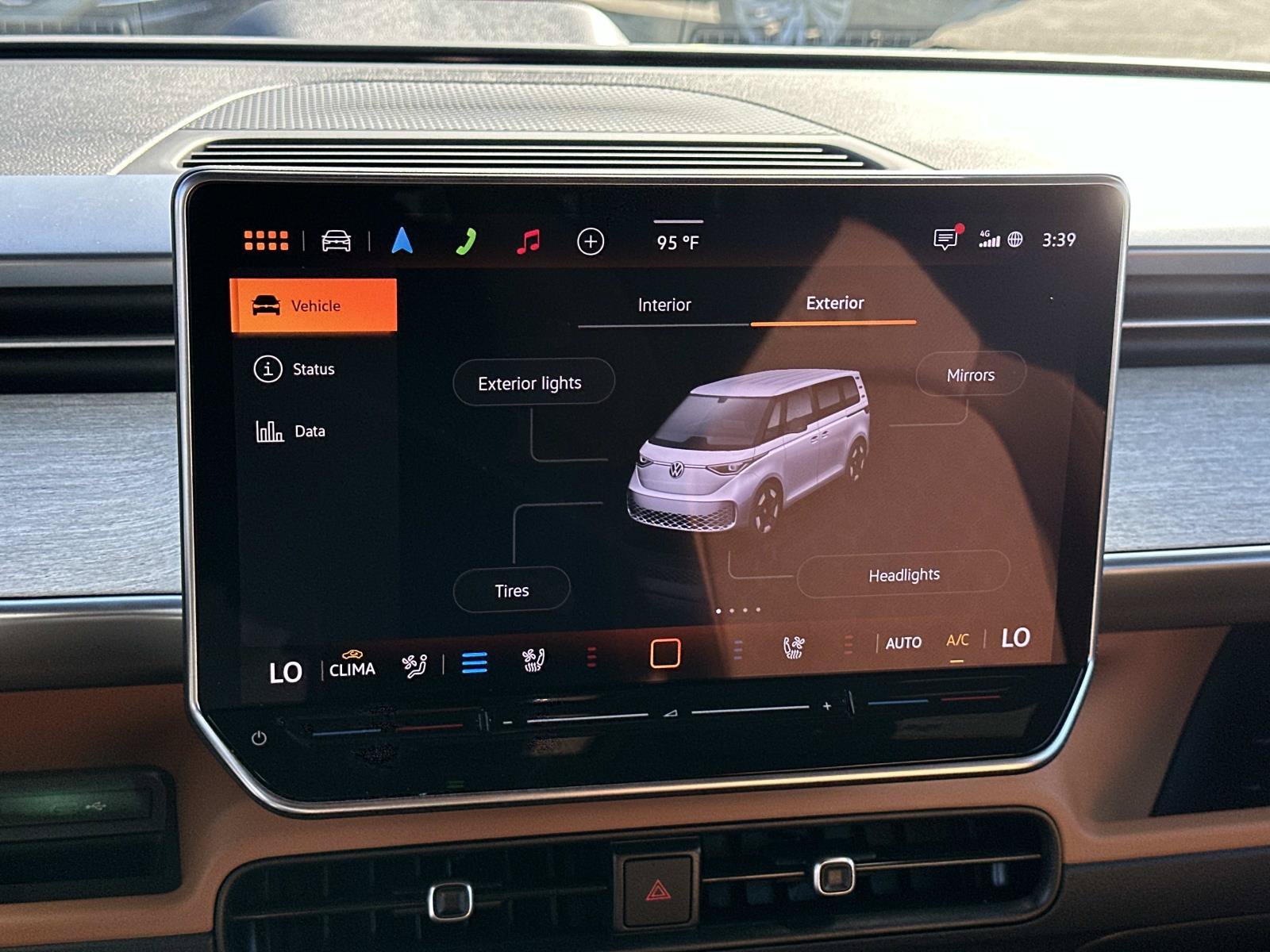 Certified 2025 Volkswagen ID. Buzz Pro S RWD image 11