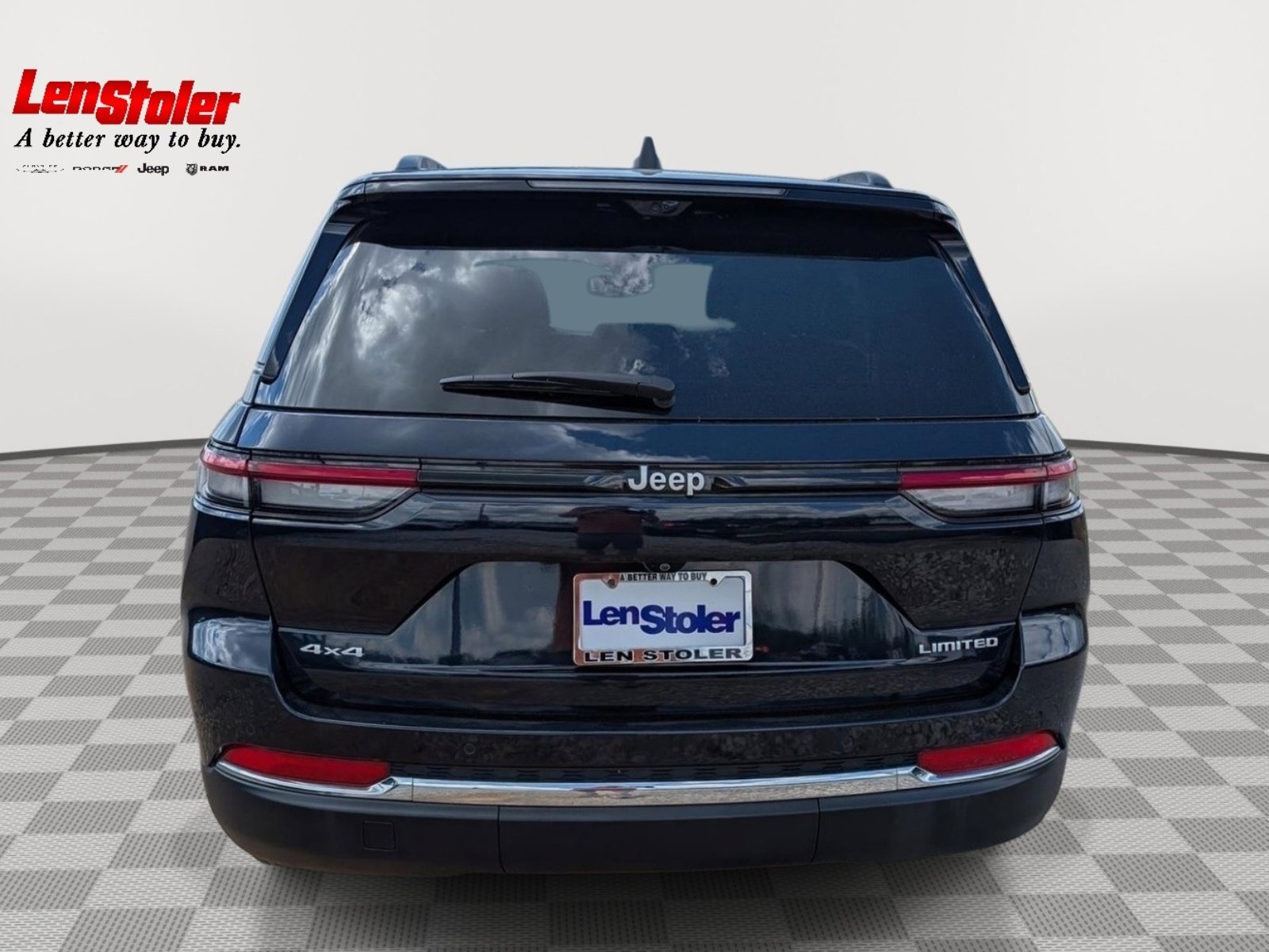 Used 2024 Jeep Grand Cherokee Limited w/ Luxury Tech Group II image 4