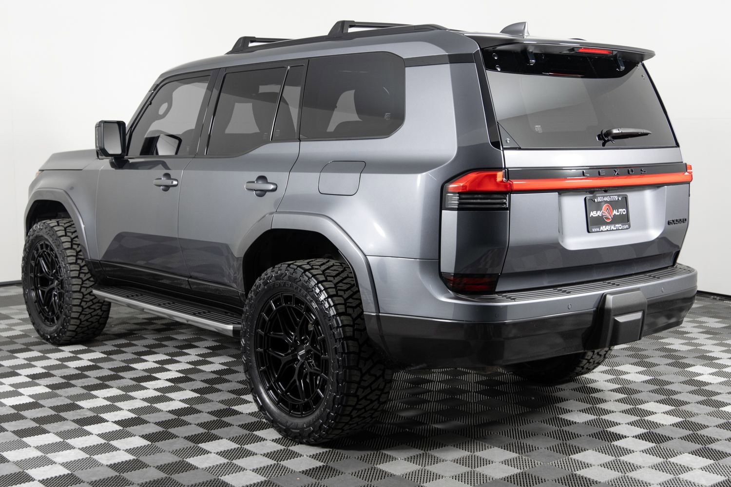 Used 2025 Lexus GX 550 image 4