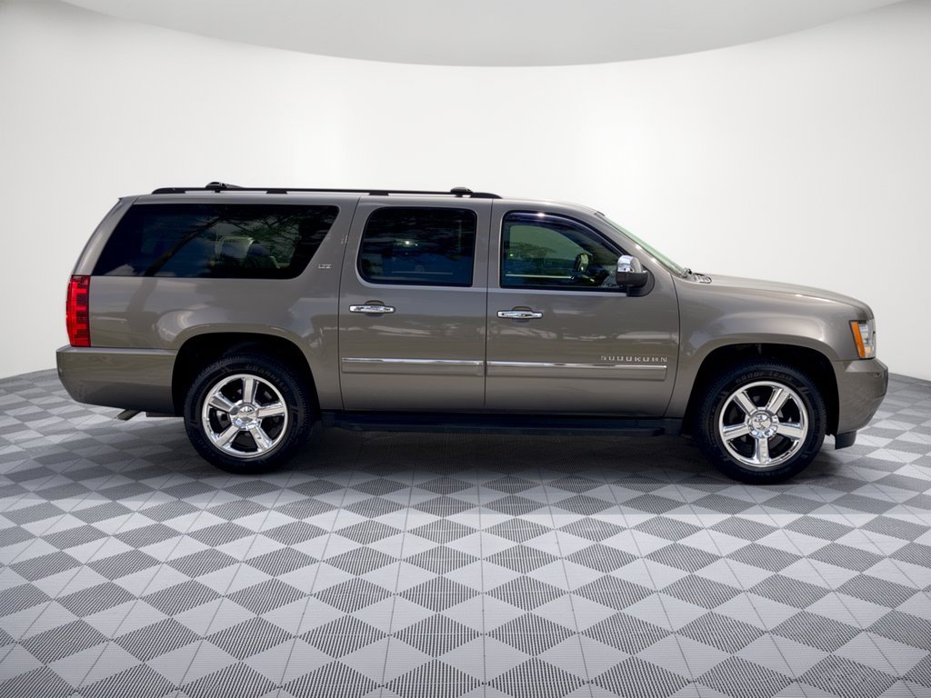 Used 2011 Chevrolet Suburban LTZ RWD image 8