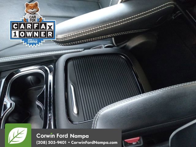 Used 2023 Chrysler Pacifica Limited w/ Uconnect Theater Family Group image 19