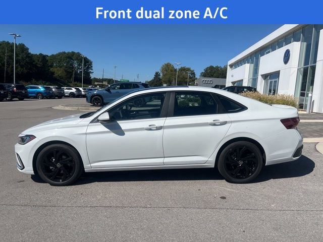 New 2026 Volkswagen Jetta SE image 3