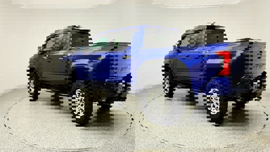 Used 2024 Toyota Tacoma TRD Sport w/ TRD Sport Upgrade Package image 4