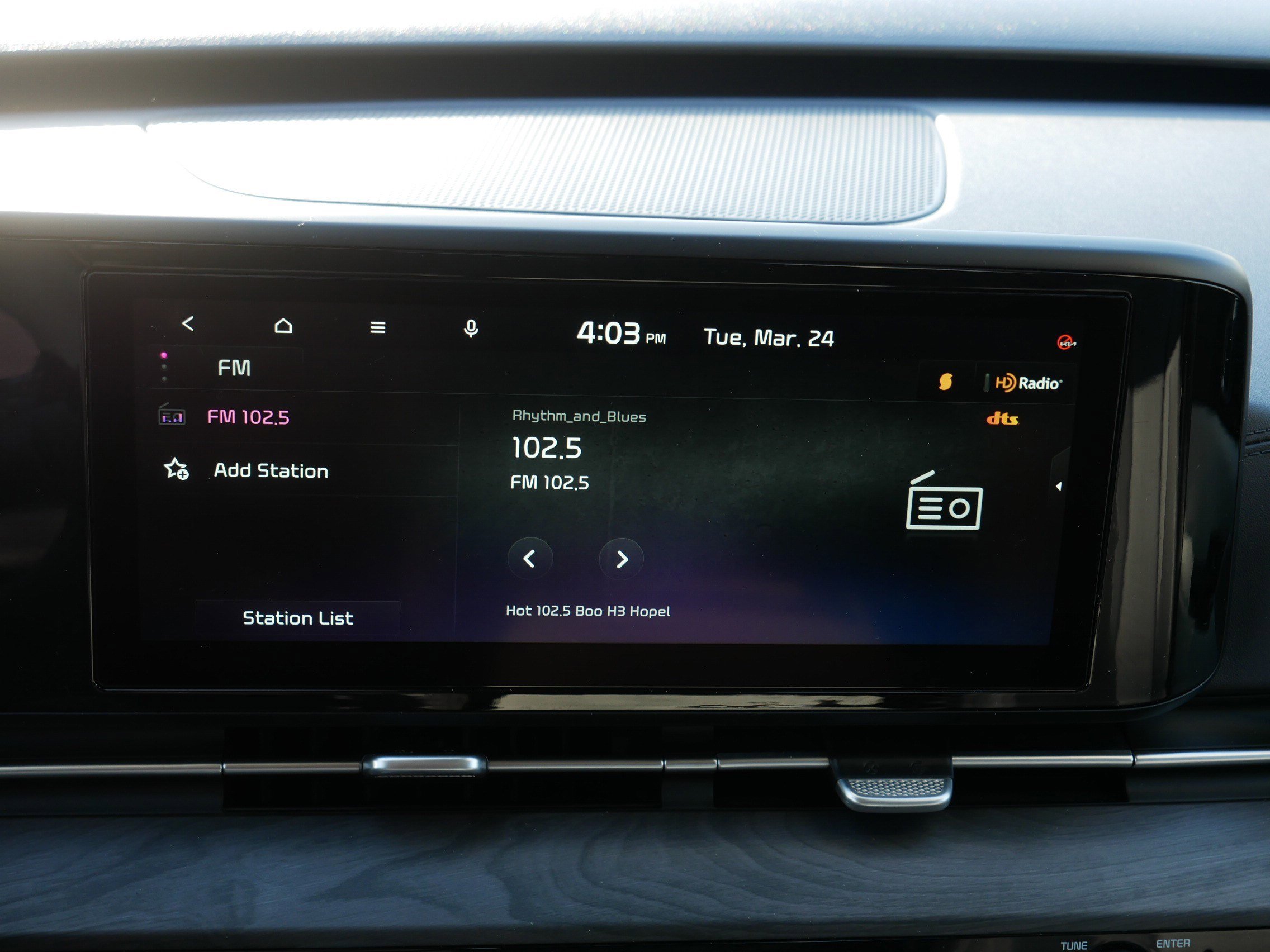 Certified 2024 Kia Carnival EX image 22