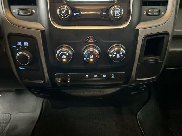 Used 2018 RAM 2500 Tradesman w/ Chrome Appearance Group AWD/4WD image 17