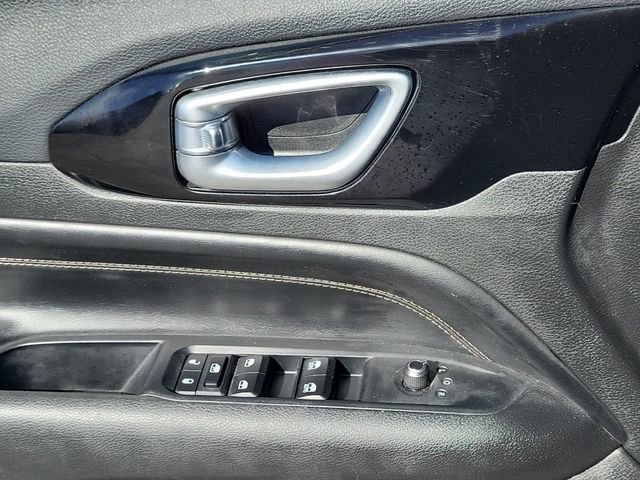 Used 2023 Jeep Compass Limited image 17