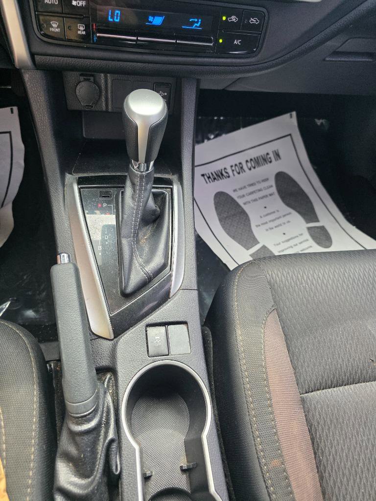 Used 2019 Toyota Corolla LE image 16