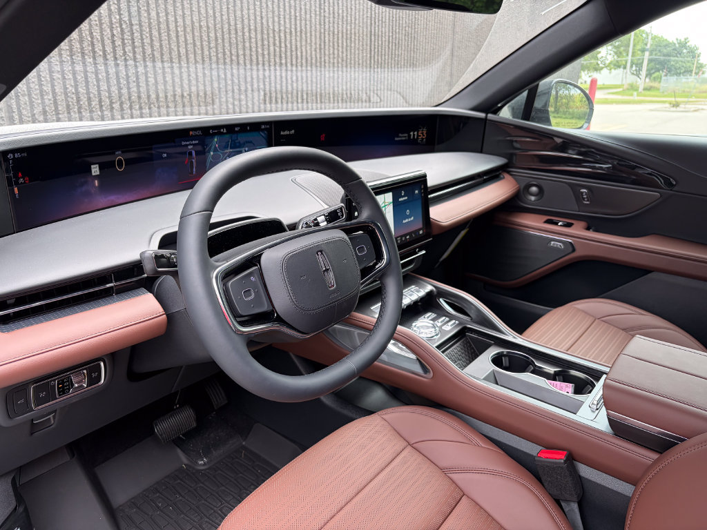 New 2026 Lincoln Nautilus Reserve w/ Jet Appearance Package AWD/4WD image 11