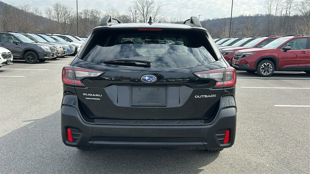 Used 2022 Subaru Outback Premium image 5