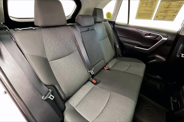 Used 2022 Toyota RAV4 XLE image 19