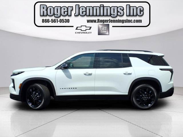Used 2025 Chevrolet Traverse LT w/ Midnight/Sport Edition FWD image 2