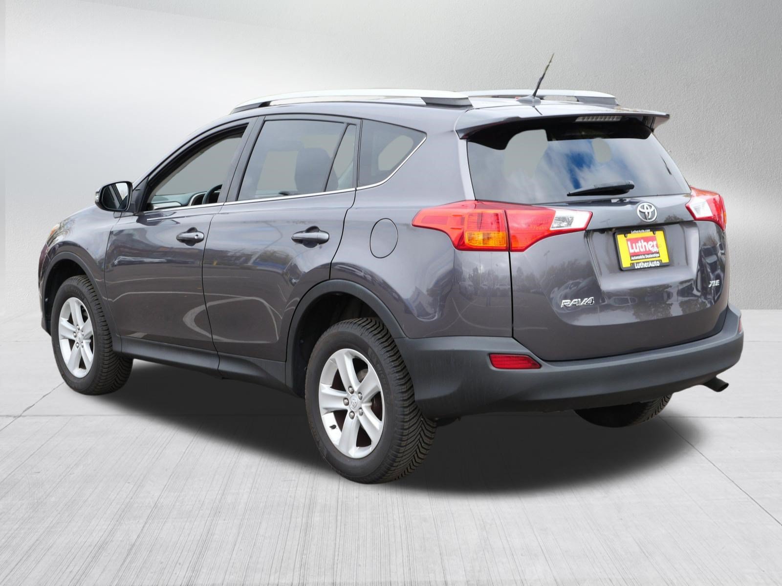 Used 2014 Toyota RAV4 XLE FWD image 5