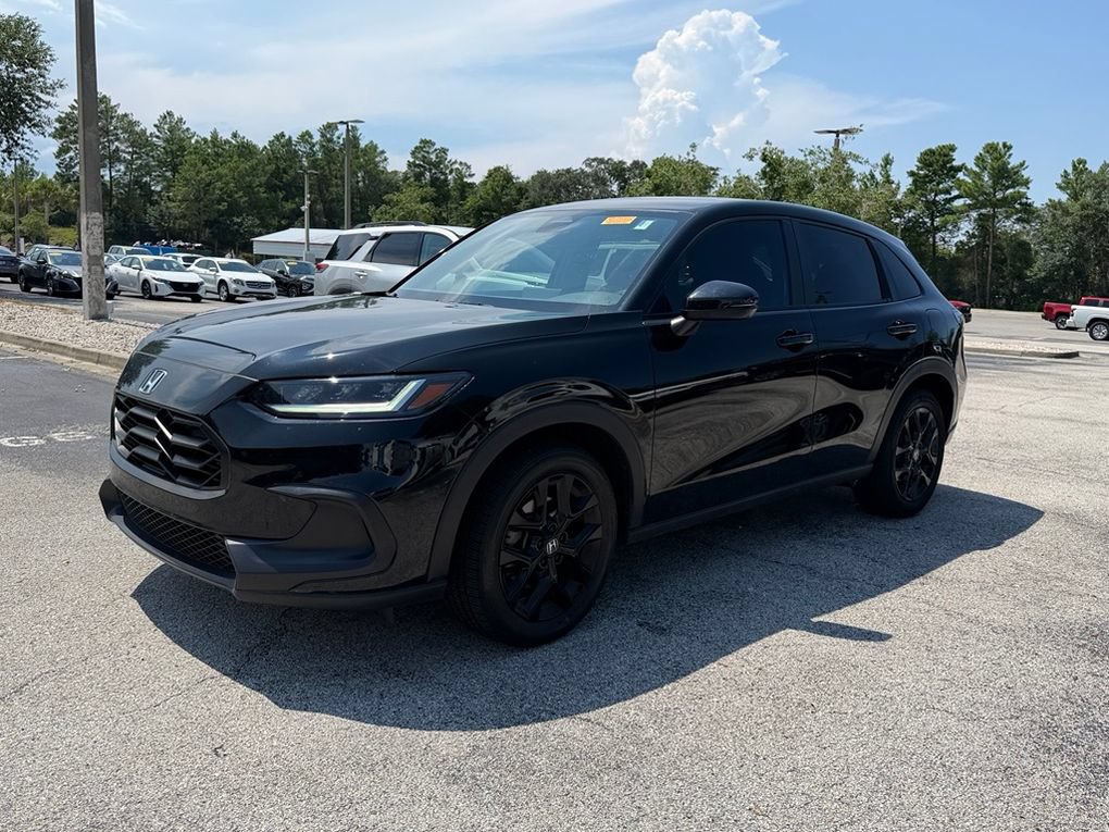 Used 2025 Honda HR-V Sport image 6