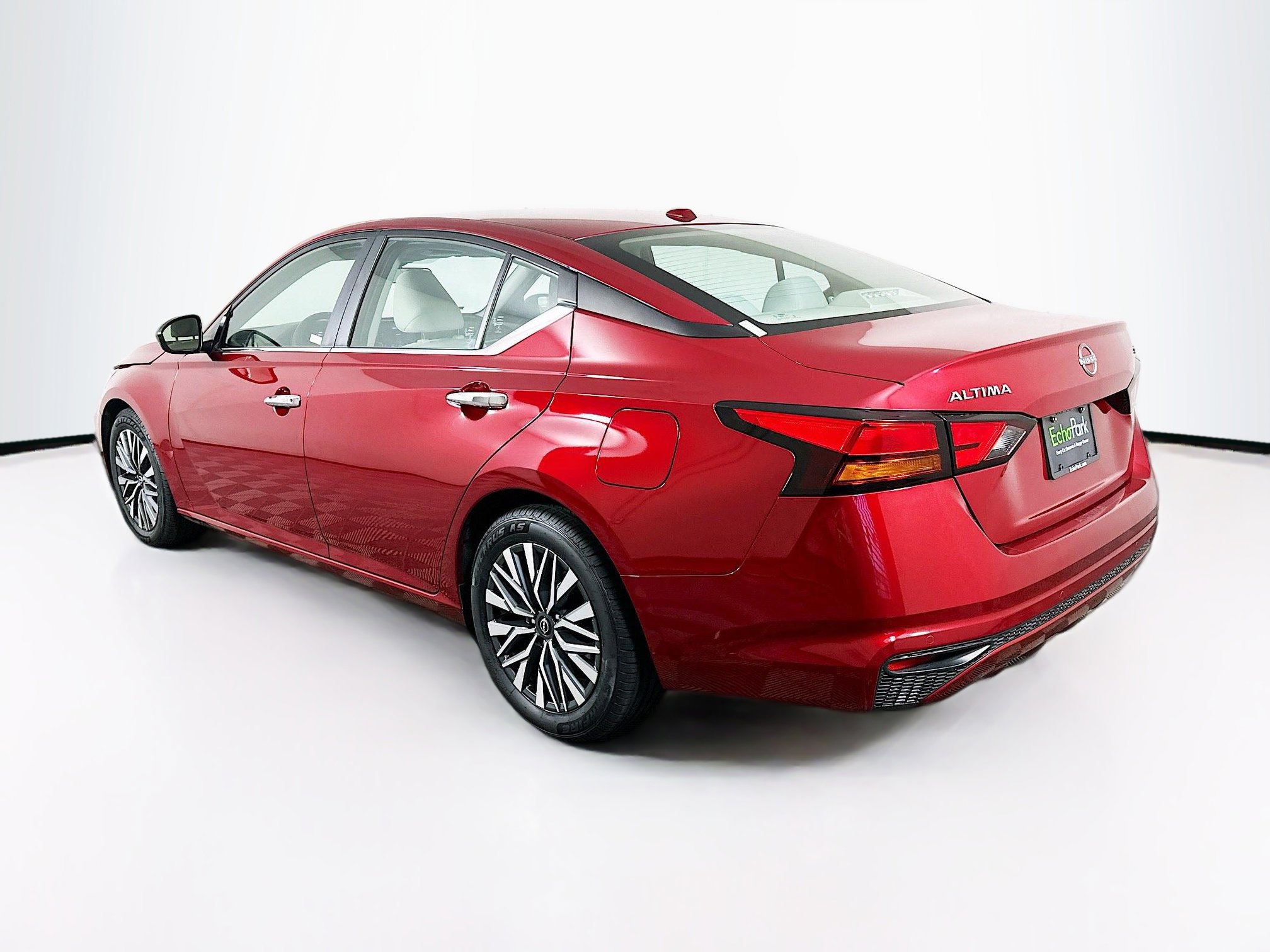 Used 2024 Nissan Altima 2.5 SV image 5