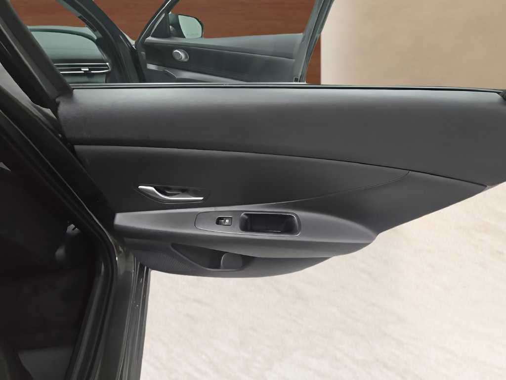 New 2026 Hyundai Elantra SE FWD image 21