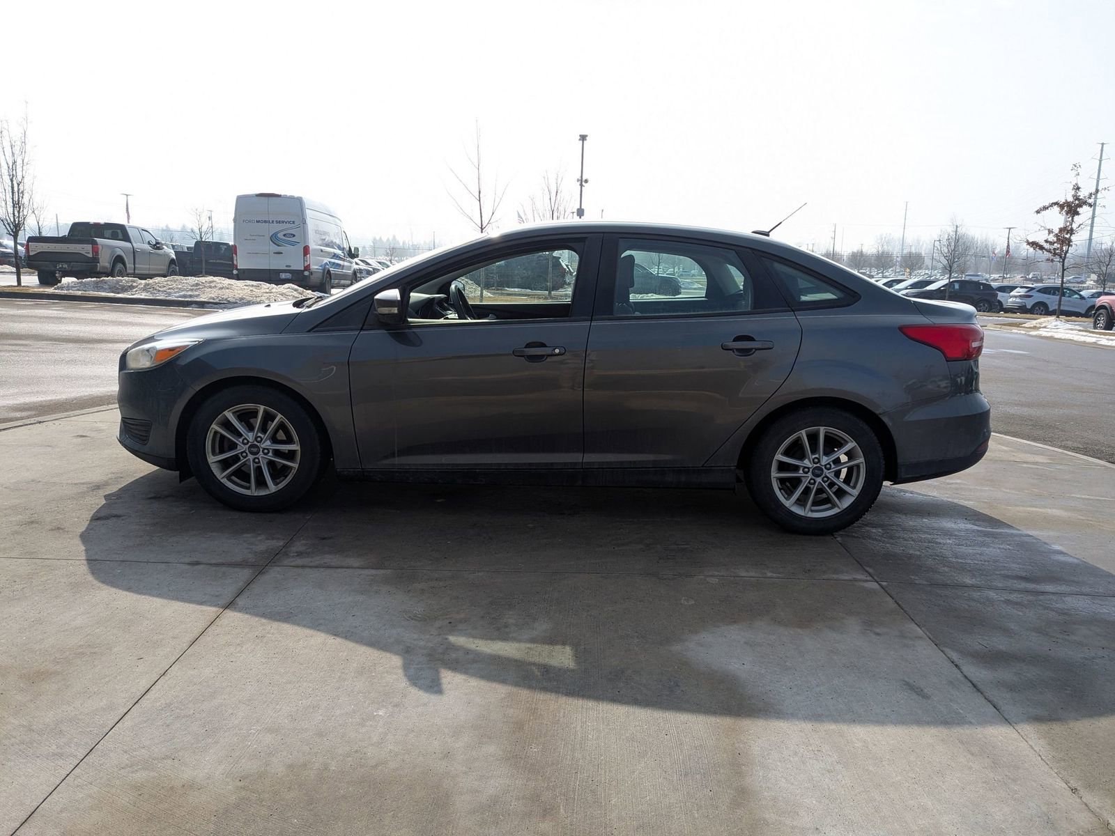Used 2017 Ford Focus SE image 2
