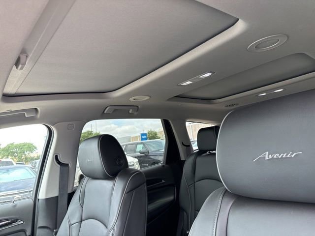 Used 2021 Buick Enclave Avenir w/ Avenir Technology Package AWD/4WD image 9