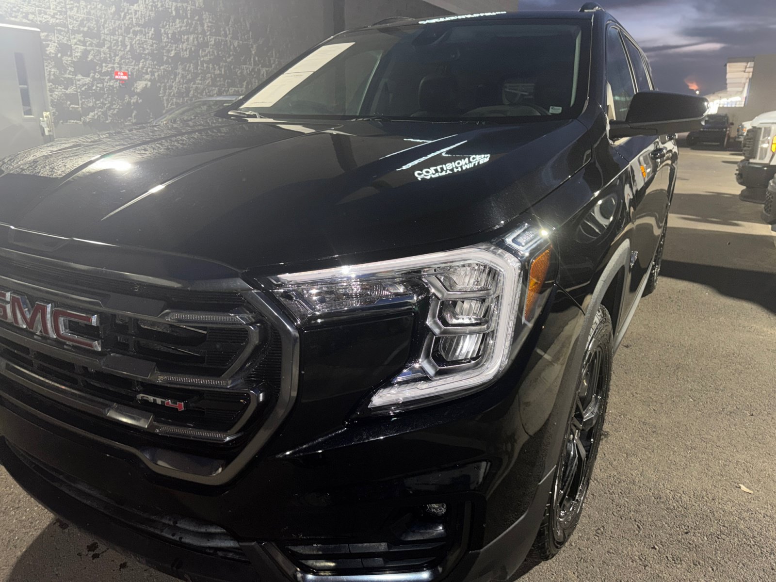 Used 2024 GMC Terrain AT4 AWD/4WD image 9