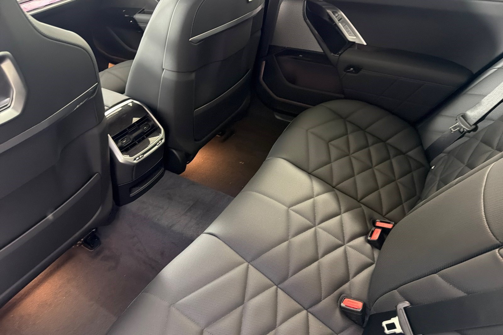 New 2026 BMW 740i w/ Premium Package RWD image 26