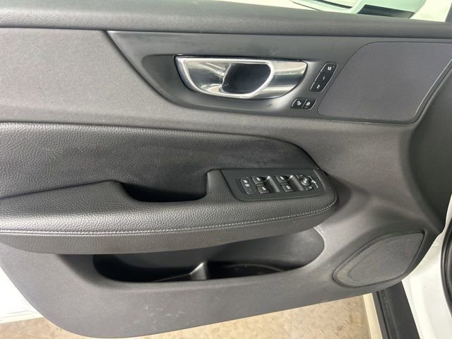 Used 2020 Volvo V60 T5 Cross Country w/ Protection Package Premier image 22